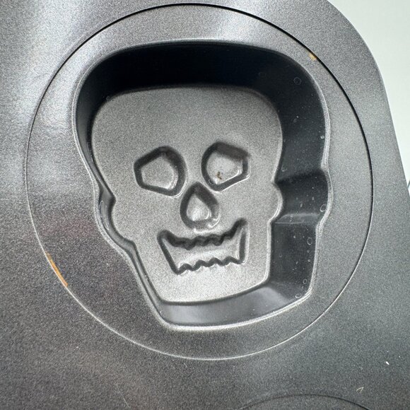 SKULL MINI CAKE PAN 6 Cupcakes Heads Halloween Mold Skeleton Non-Stick Wilton 3D - Picture 2 of 9